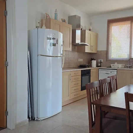 Chrystallia Protaras * פאראלימני