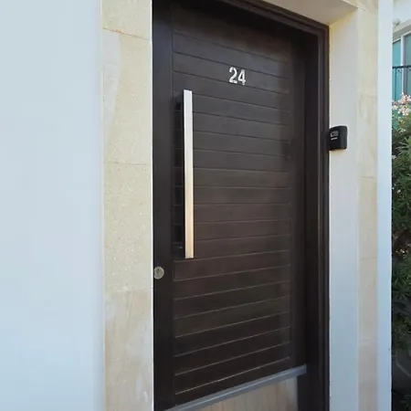 Chrystallia Protaras פאראלימני